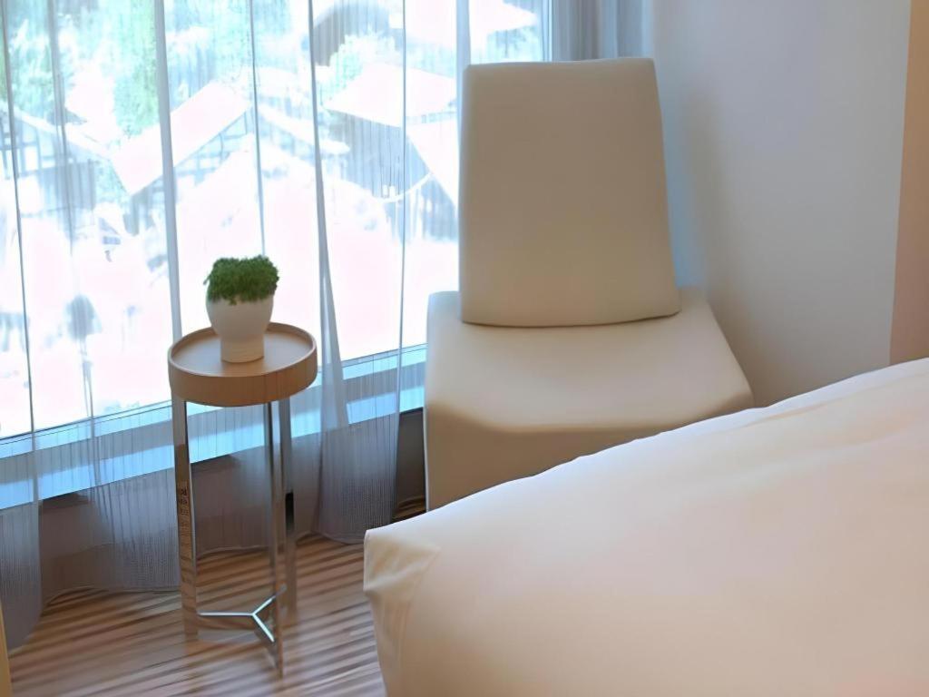 H-Hotel Riverside Chengdu Extérieur photo